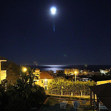 La Pace, Il Sole, Il Mare - Sanremo Casa Indipendente Vista Mare, Posto Auto Privato, Ampio Spazio Esterno Attrezzato, A Pochi Minuti Dalle Spiagge Esterno foto