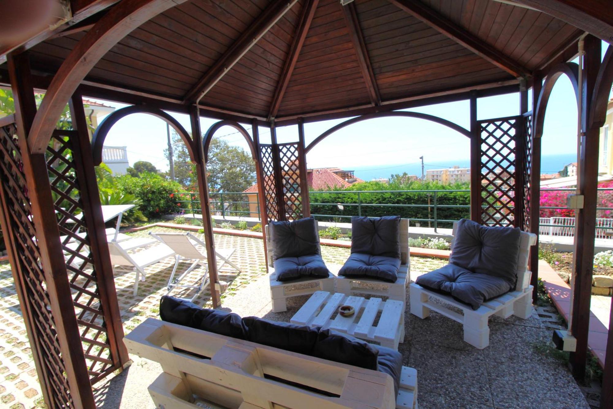 La Pace, Il Sole, Il Mare - Sanremo Casa Indipendente Vista Mare, Posto Auto Privato, Ampio Spazio Esterno Attrezzato, A Pochi Minuti Dalle Spiagge Esterno foto