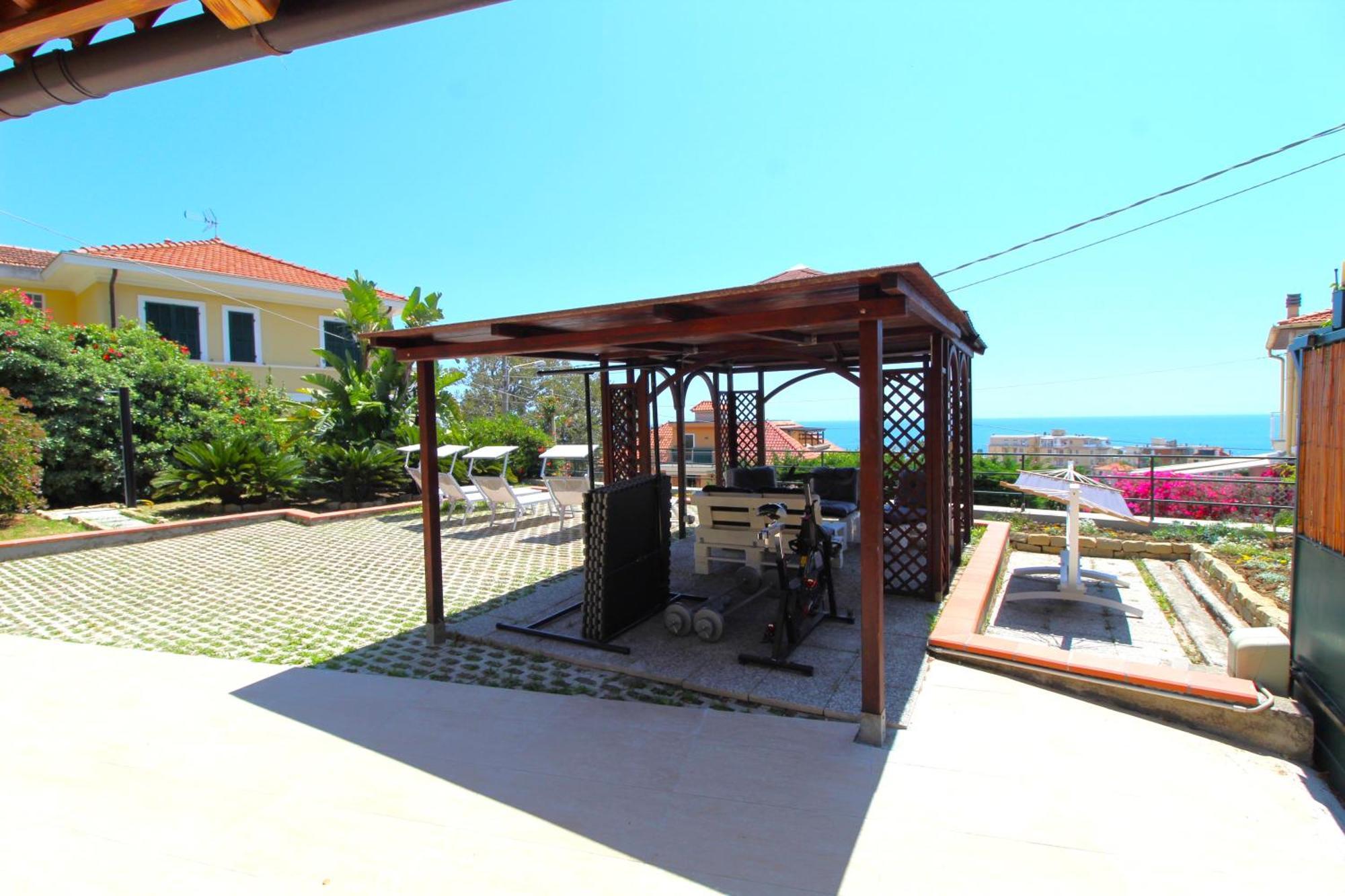 La Pace, Il Sole, Il Mare - Sanremo Casa Indipendente Vista Mare, Posto Auto Privato, Ampio Spazio Esterno Attrezzato, A Pochi Minuti Dalle Spiagge Esterno foto